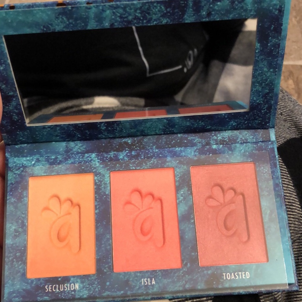 Blush palette
